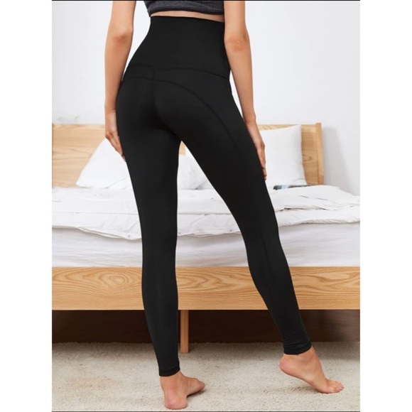 Black maternity wide band leggings - Picture 2 of 4